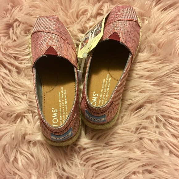 Shoes - Picture 2 of 3